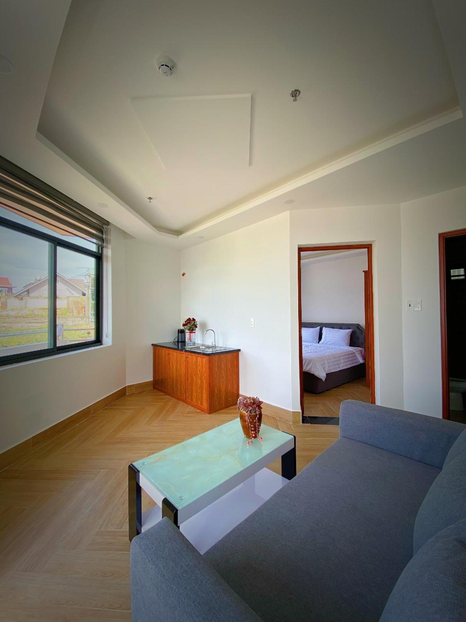 Khach San Anh Sang - Light House Hotel Да Лат Екстериор снимка