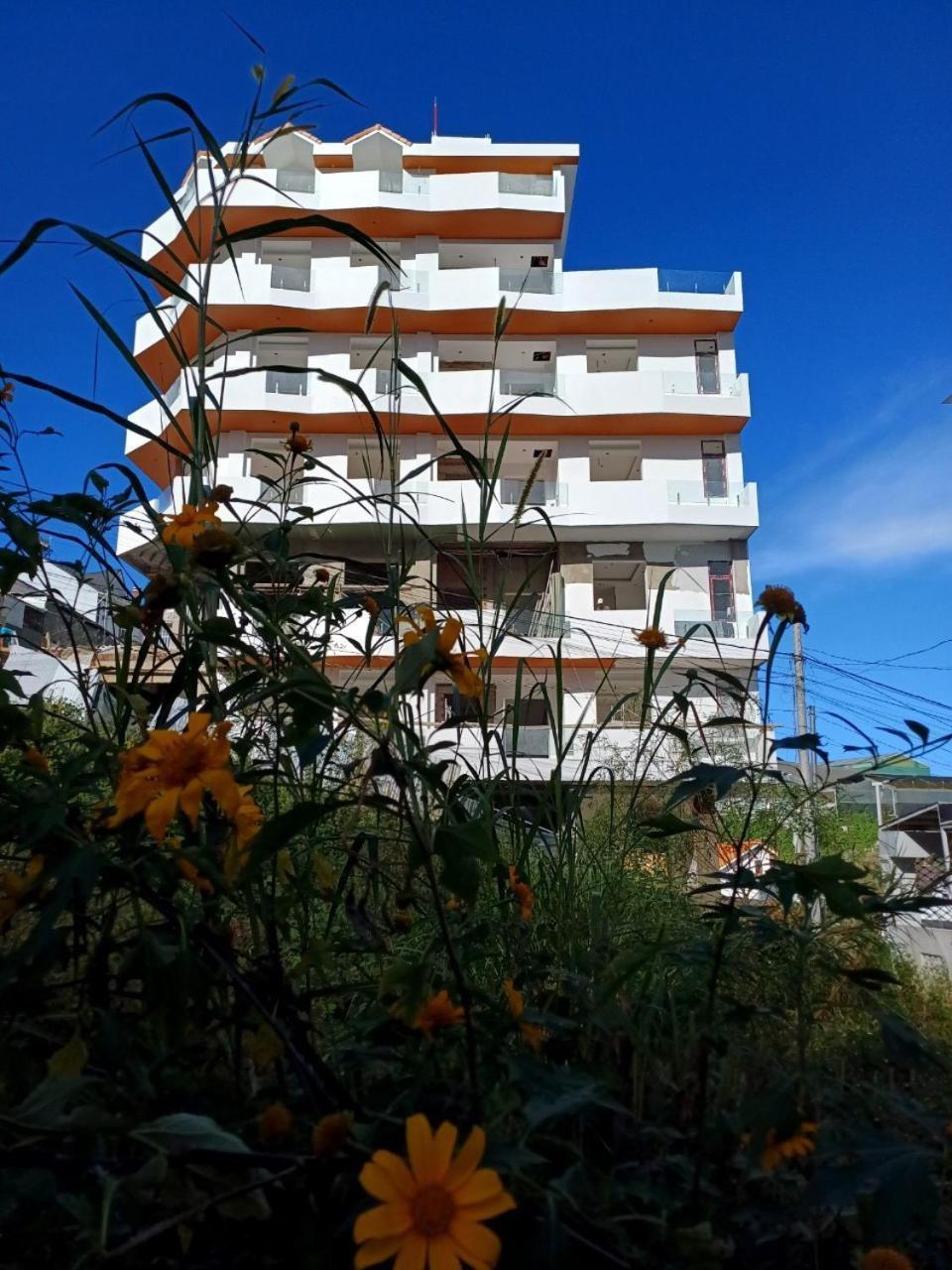 Khach San Anh Sang - Light House Hotel Да Лат Екстериор снимка