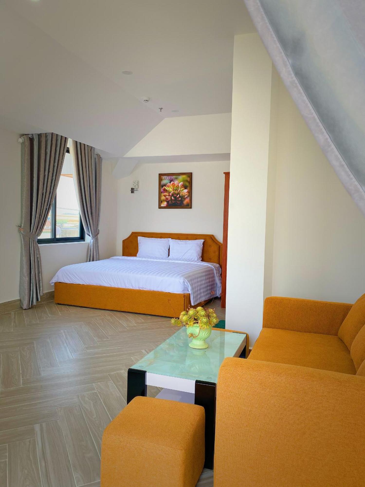 Khach San Anh Sang - Light House Hotel Да Лат Екстериор снимка