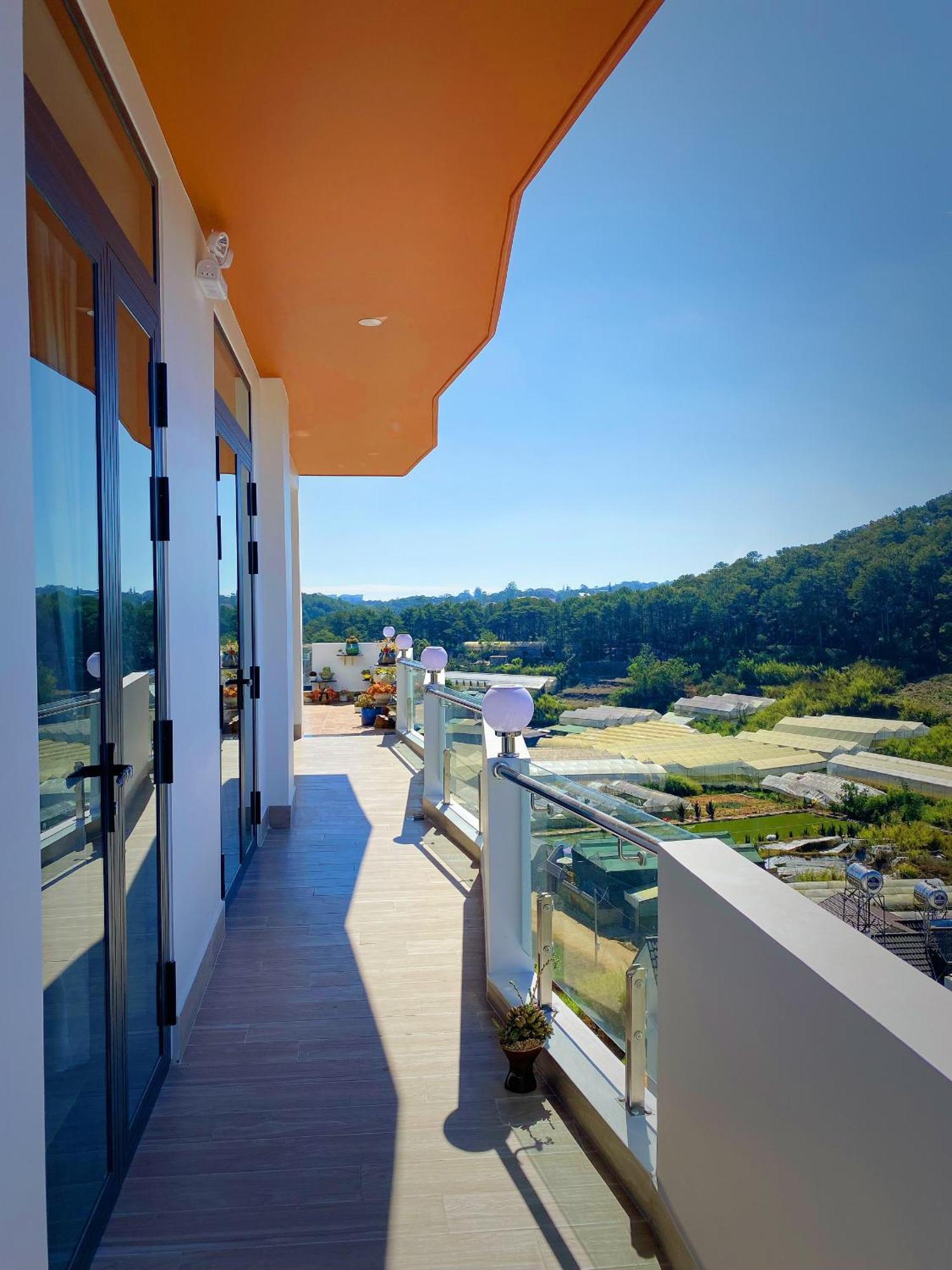 Khach San Anh Sang - Light House Hotel Да Лат Екстериор снимка